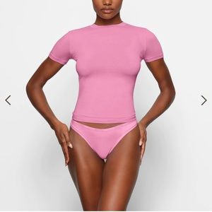 SKIMS Bubblegum Outdoor Tee